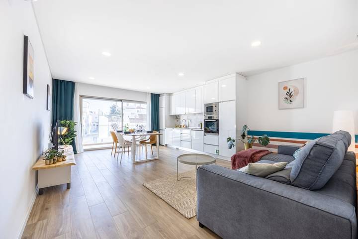 Casa de férias para 4 pessoas, com Varanda e Piscina em Budens