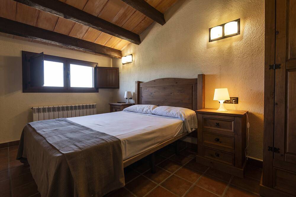 Fantástica casa completa \"Mas Serra\" para 20-28 personas in Fornells de la Selva, Gironés
