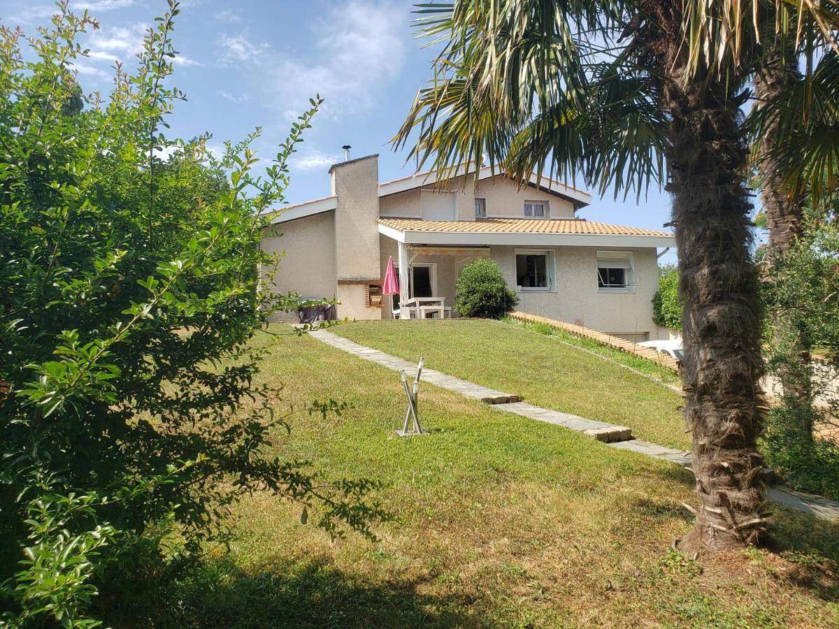 Double Room in Estrablin, Région de Vienne