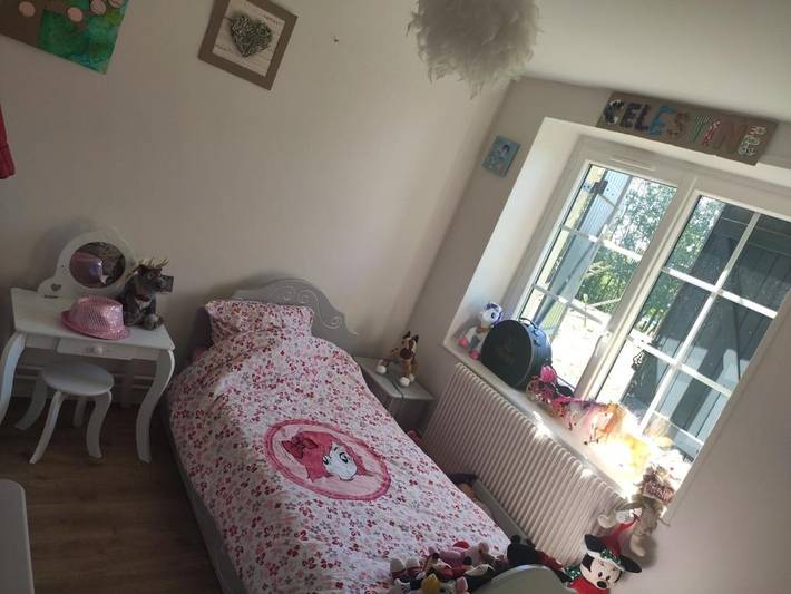 Gîte pour 5 personnes, avec vue ainsi que jardin et terrasse à Marboz - 4