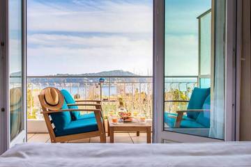 Gîte pour 4 personnes, avec balcon dans Office De Tourisme De Villefranche Sur Mer