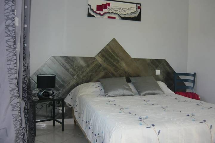 Location de vacances pour 3 personnes, avec terrasse et jardin à Vic-la-Gardiole - 2