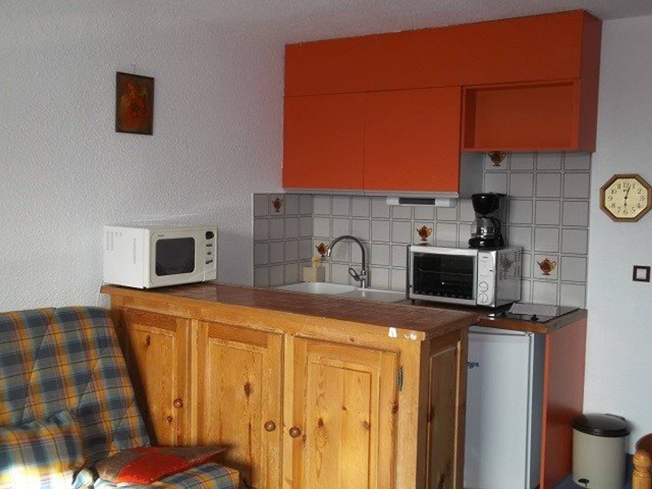Apartamento entero, Amplio estudio a pie de pistas en Orcières Merlette con acceso a piscina, cine y más in Orcières, Parque Nacional de los Ecrins
