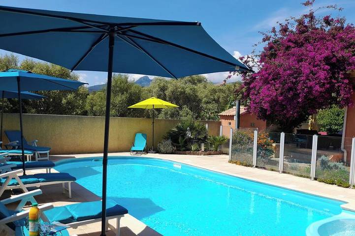 Location de vacances pour 6 personnes, avec jardin à Ventiseri