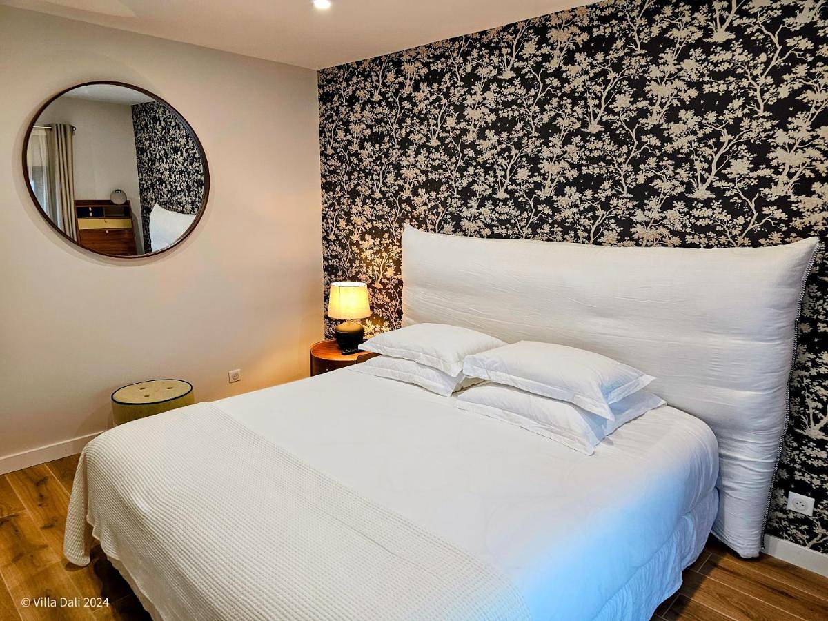 King Room with Pool View in Lézignan-Corbières, Côte méditerranéenne (France)