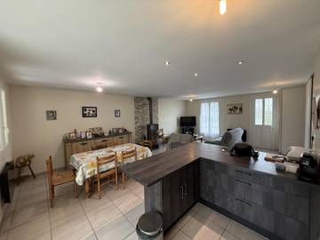 Gîte pour 7 personnes, avec terrasse à Marigné-Laillé