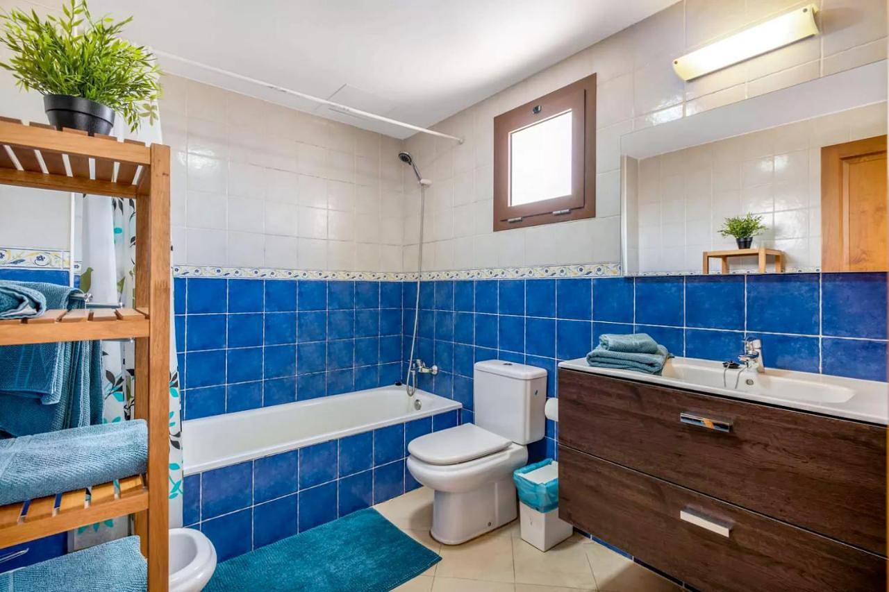 House - Sleeps 4 & Swimming Pool in Puerto del Carmen, Tías