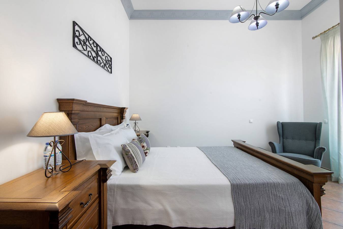 Quarto 'Quarto Cinzento - Blick aufs Feld - mit Patio' mit Gemeinschaftspool, Wlan und Klimaanlage in Mértola, Beja Distrikt
