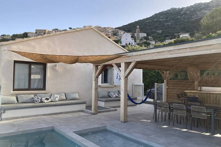 Villa pour 7 personnes, avec balcon et jardin à Lumio