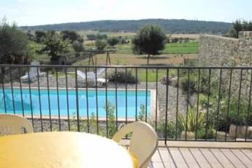 Gîte pour 6 personnes, avec terrasse et jardin à Blauzac