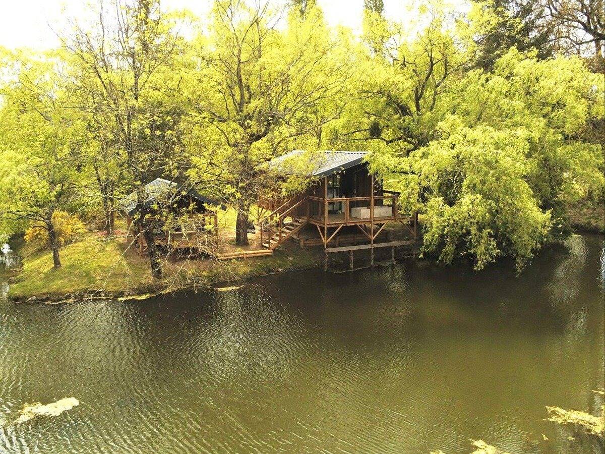 Gîte les Cabanes de Lara – "Cape Town + Maupiti/Île" in Ménesplet, Périgord Blanc