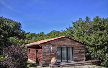 Gîte pour 4 personnes, avec jardin ainsi que terrasse et piscine à Saignon
