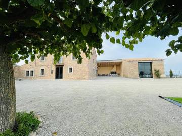 Casa rural con piscina para 13 personas, con vistas además de jardín y piscina en Anoia (España)