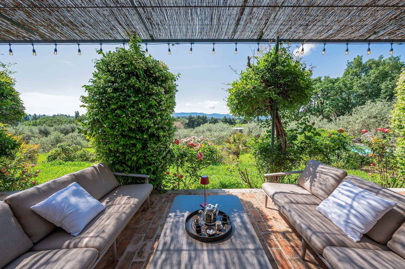 Le Mas Ela  a  Your Family Haven with Private Pool in Eyragues, Region de Arles