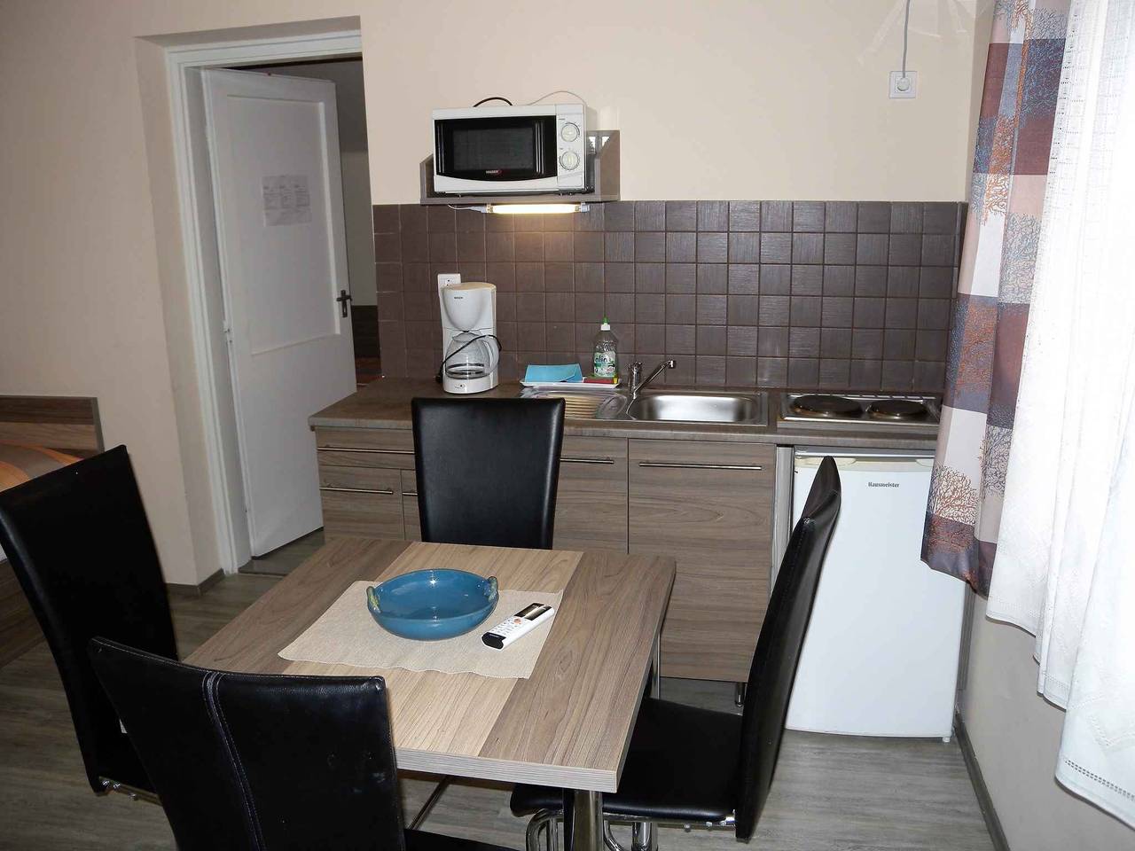 Ganze Ferienwohnung, Ferienwohnung kinderfreundlich mit Internet und Grillmöglichkeit  in Balatonföldvar, Plattensee Südufer