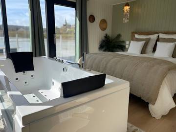 Bateau pour 2 personnes, avec terrasse dans Île de France