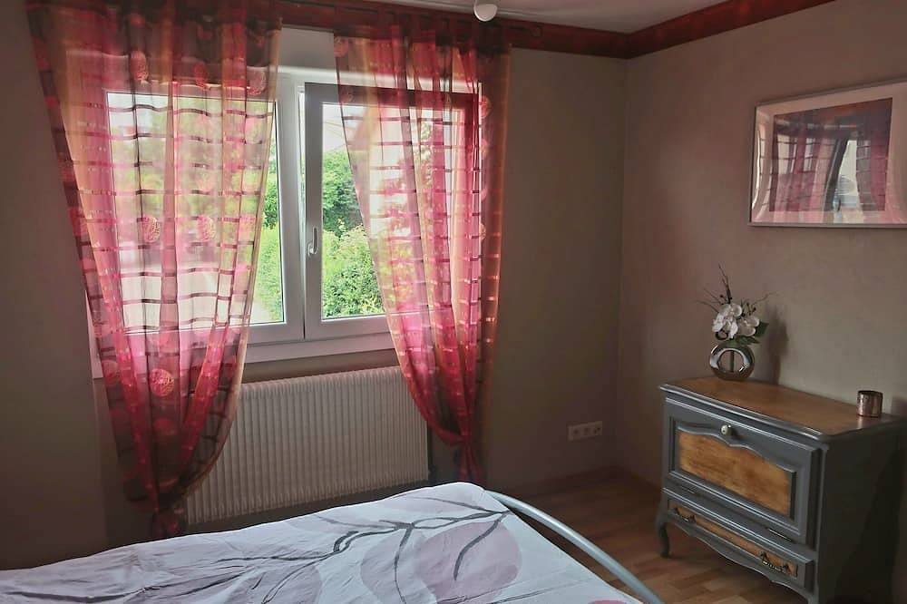 Charming house with large garden 3 minutes from Switzerland in Saint-Louis, Mulhouse region