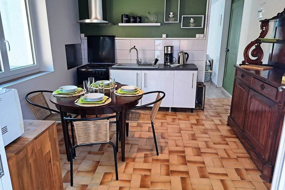 Apartamento entero, La Tanière de Bains - F1 Rdc in La Vôge-les-Bains, Región de Épinal