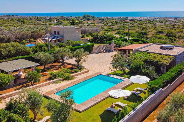 Maison de vacances pour 8 personnes, avec jacuzzi ainsi que jardin et terrasse à Salve