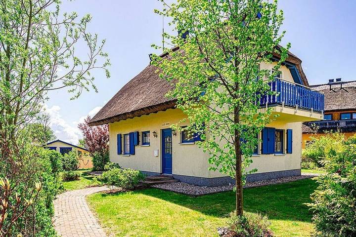 Ferienhaus für 4 Personen, mit Balkon und Terrasse sowie Garten in Neuenkirchen (Rügen)