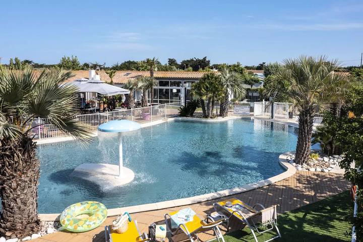 Camping für 4 Personen, mit Terrasse und Pool sowie Sauna in der Charente-Maritime - 3