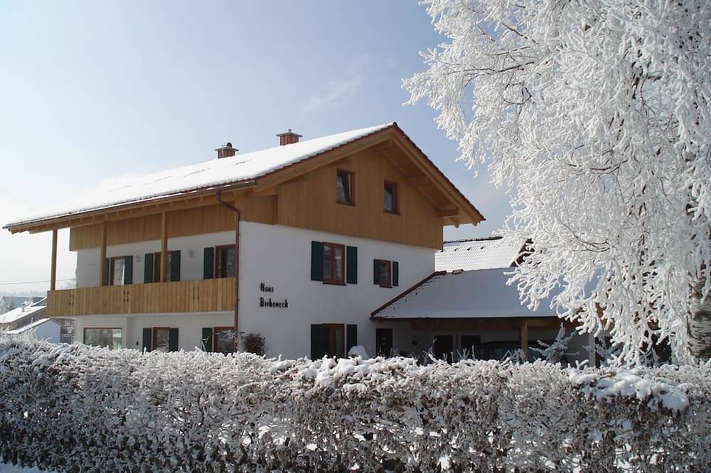Ganze Wohnung, Birkeneck 1 (Dg), castle view dream holiday apartment in Neuschwanstein, Schwangau