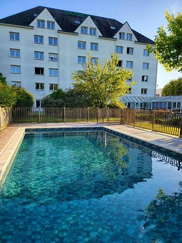 Hôtel pour 2 personnes, avec piscine et jardin à Joué-lès-Tours