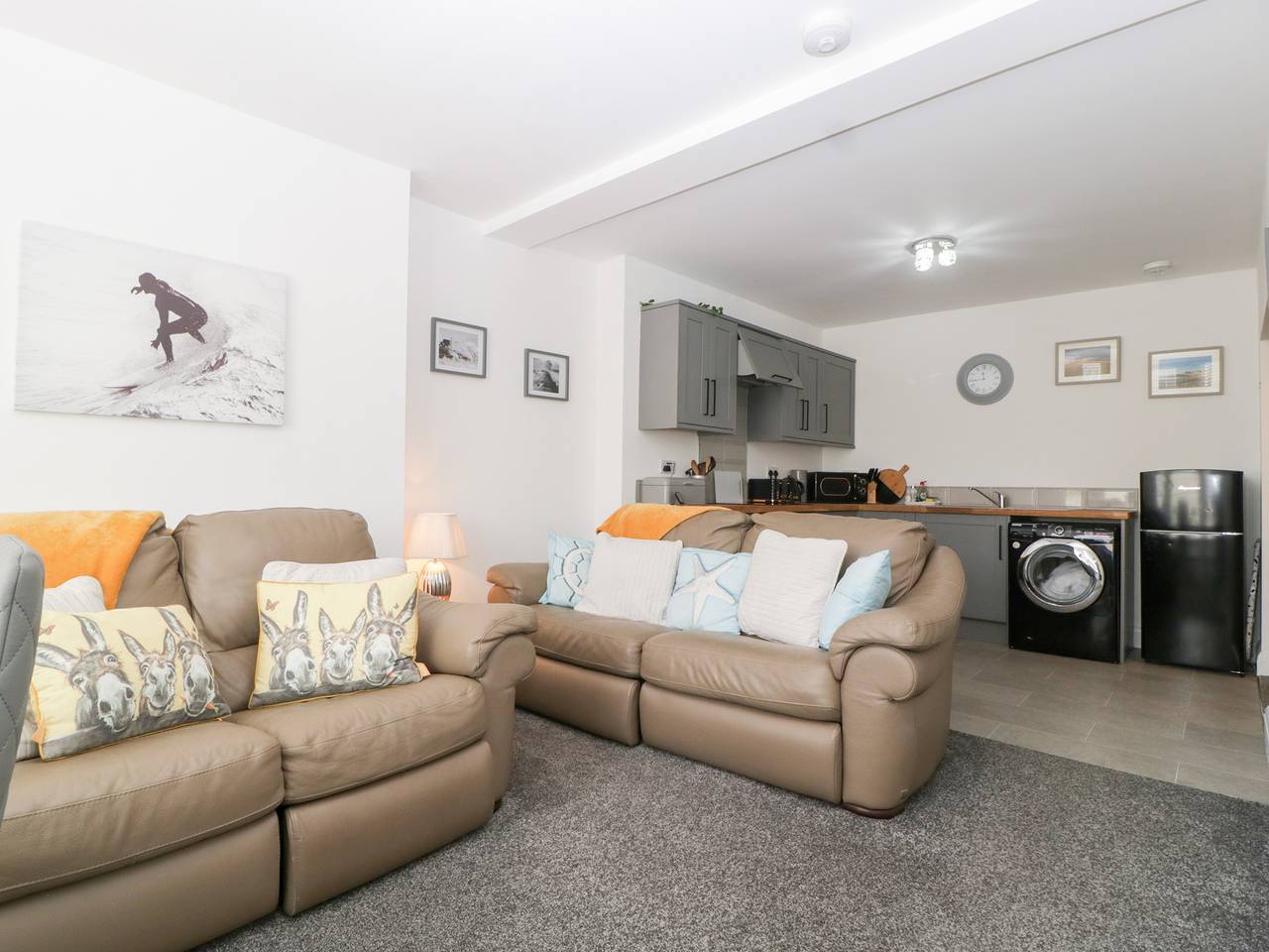Entire apartment, 76A Mackworth Road in Porthcawl, Bridgend region