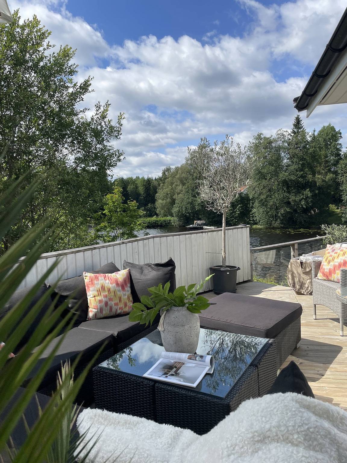 Lovely holiday home next to a lake in Boras, Västergötland