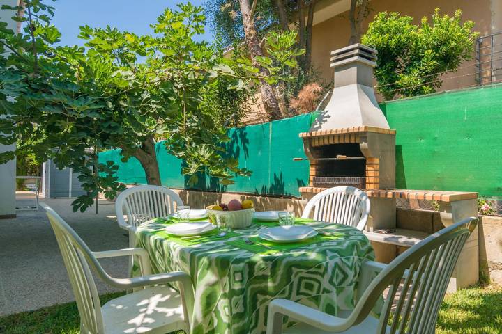 S'Olivaret (Alcudia) - Ferienhaus mit Privatgarten in Port d'Alcúdia. Kostenloses WLAN in Playa de Alcúdia, Alcúdia