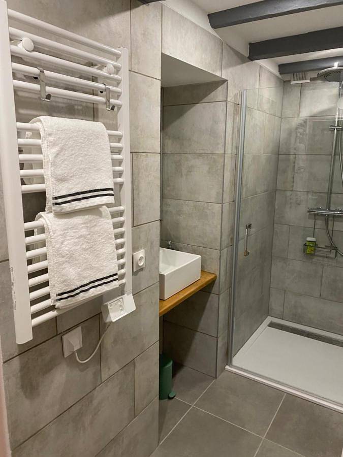 Location de vacances pour 2 personnes, avec vue ainsi que jardin et terrasse à Mur-de-Barrez - 4