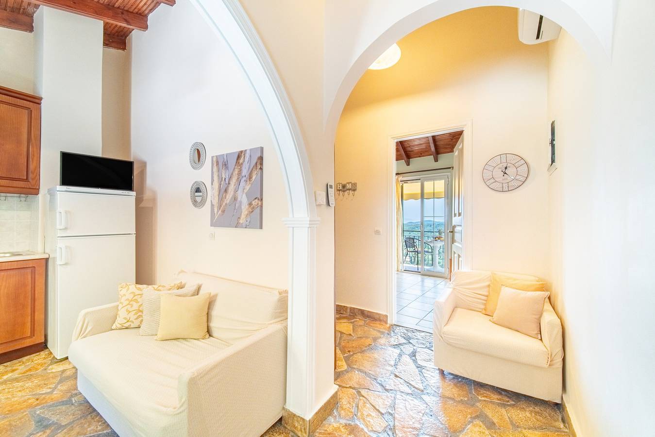 Geheel appartement, Studio-appartement 'Pavlos & Sofia Studio' met bergzicht, tuin en terras in Corfu