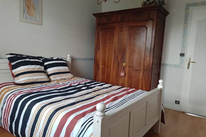 Location de vacances pour 7 personnes, animaux acceptés à Ouges - 3