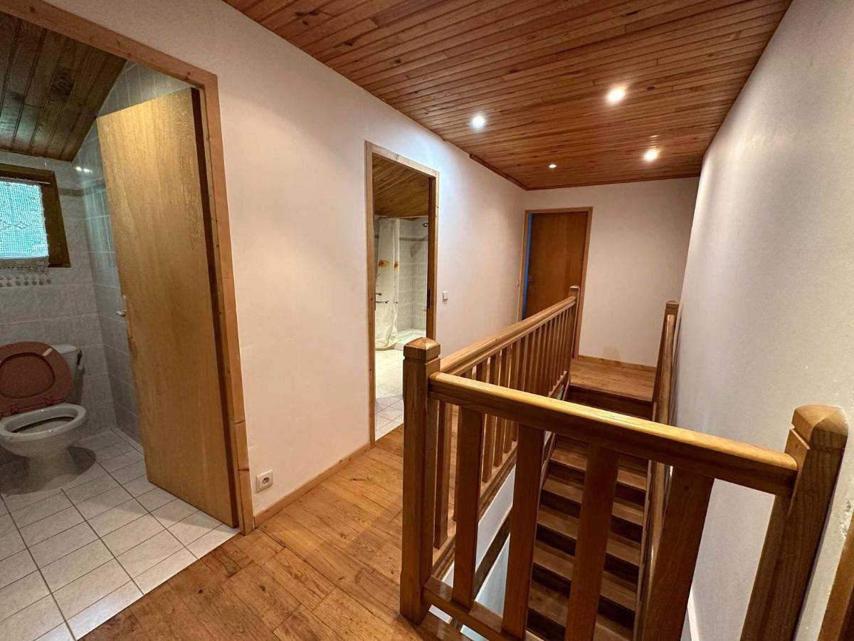 Four-Bedroom Holiday Home in Saint-Vincent-de-Cosse, Périgord Noir