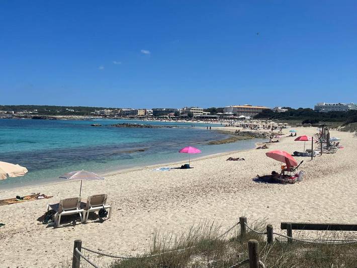 Apartamento para 4 personas, con balcón y vistas en Es Pujols