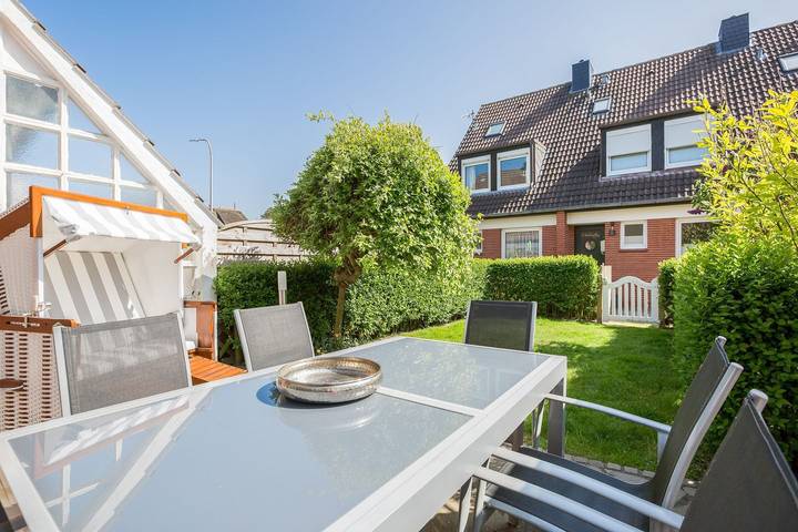 Ganze Wohnung, Modernes Haus für 6 Pers. mit Terrasse, Pkw-Stellplatz, Wlan. Haustiere erlaubt. in Westerland, Sylt (Gemeinde)
