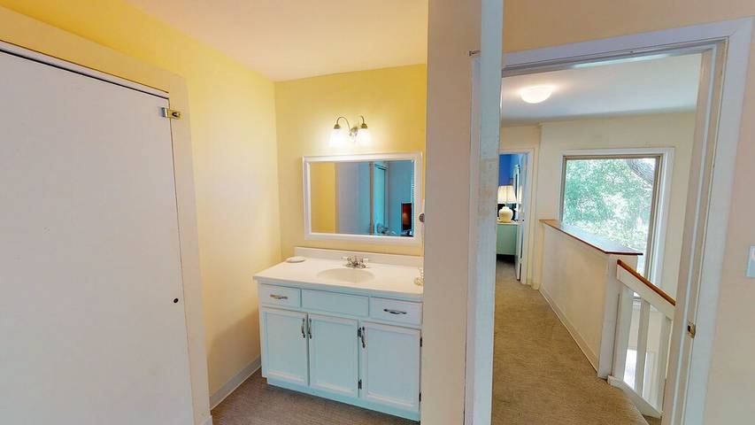 Vacation rental for 7 people, with balcony and pool in Jekyll Island