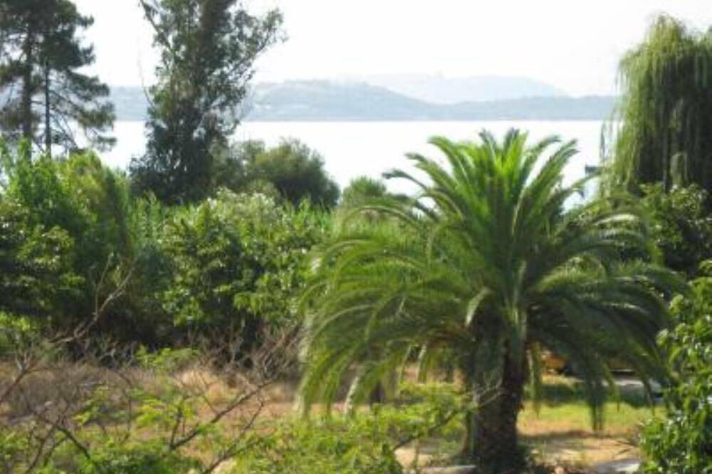 Appartement entier, Appartement F2 Pied Dans L'Eau Avec Jardin Prive in Sagone, Vico