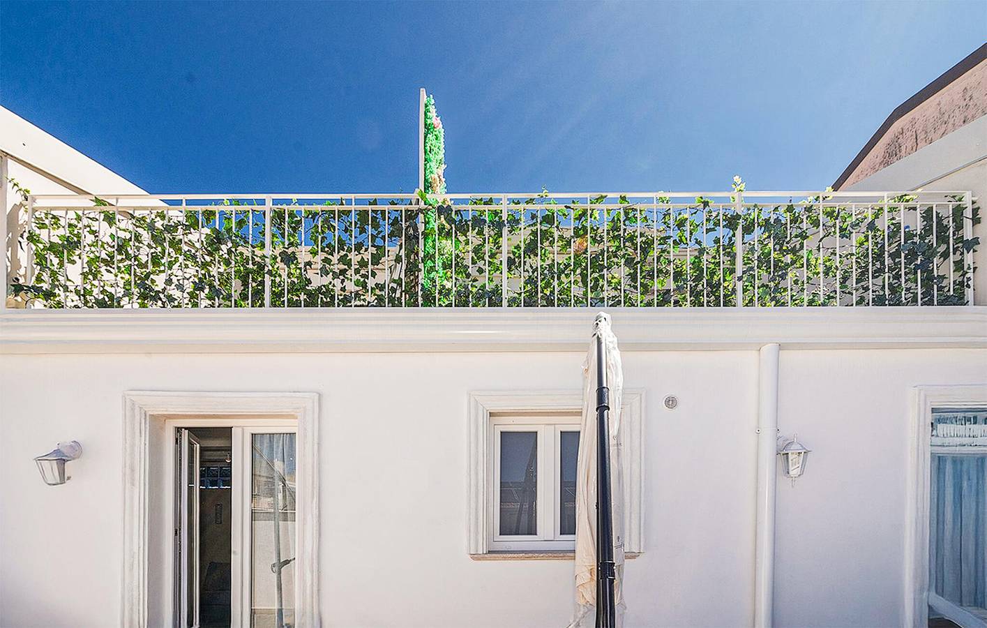 Appartement de vacances entier, Charmant appartement en bord de mer avec jardin, Wi-Fi, climatisation et parking in Viareggio, Riviera Italienne