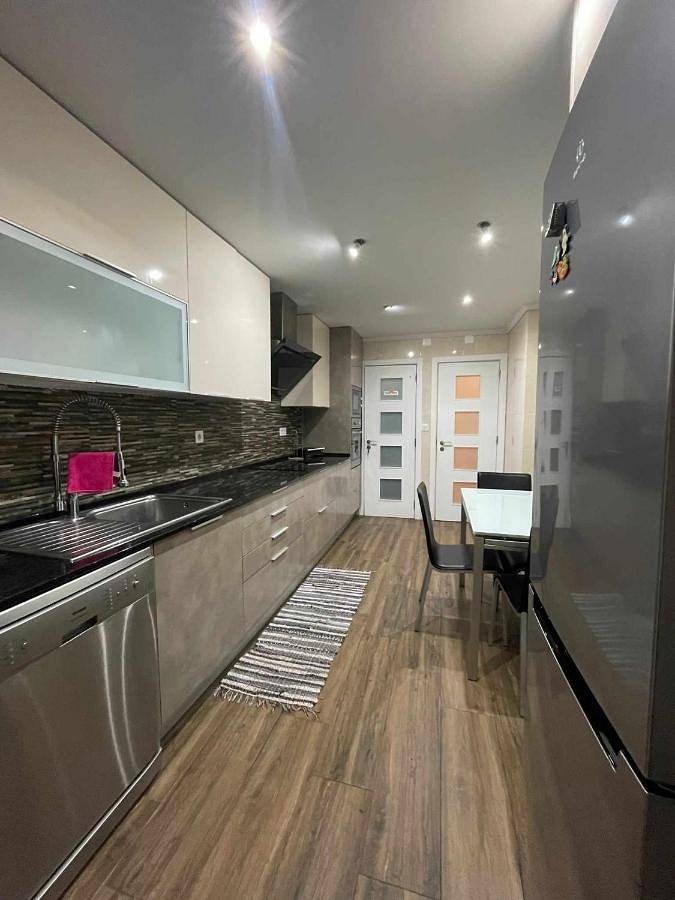 Apartamento inteiro, Three-Bedroom Apartment in Corroios, Halbinsel von Setúbal