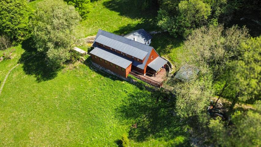 Domek letniskowy dla 20 osób, z sauna i taras oraz widok i ogród - 1