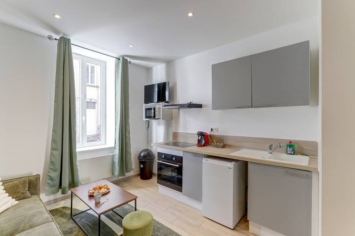 Gîte pour 2 personnes, avec Jardin à Montluçon - 2