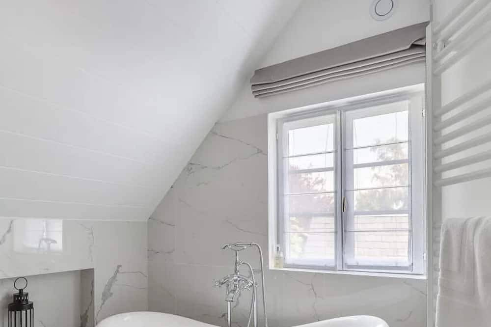 L'Atelier de La Maison Saint Léonard | joli jardin partagé centre honfleur in Honfleur, Région de Lisieux