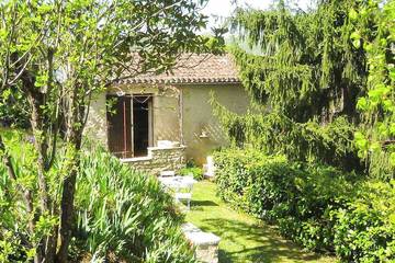 Location de vacances pour 2 personnes, avec jardin, animaux acceptés à Albas