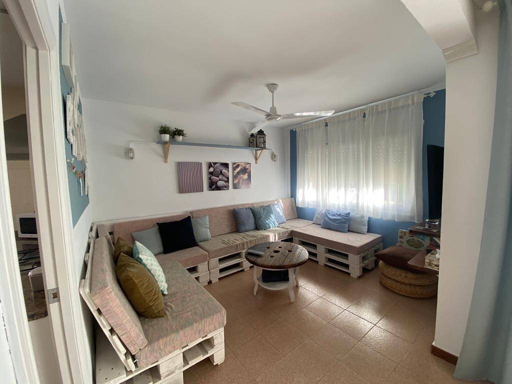 Maison de vacances "Lola's Beach House" avec vue sur la mer, piscine privée et Wi-Fi in Calafell, Costa Dorada