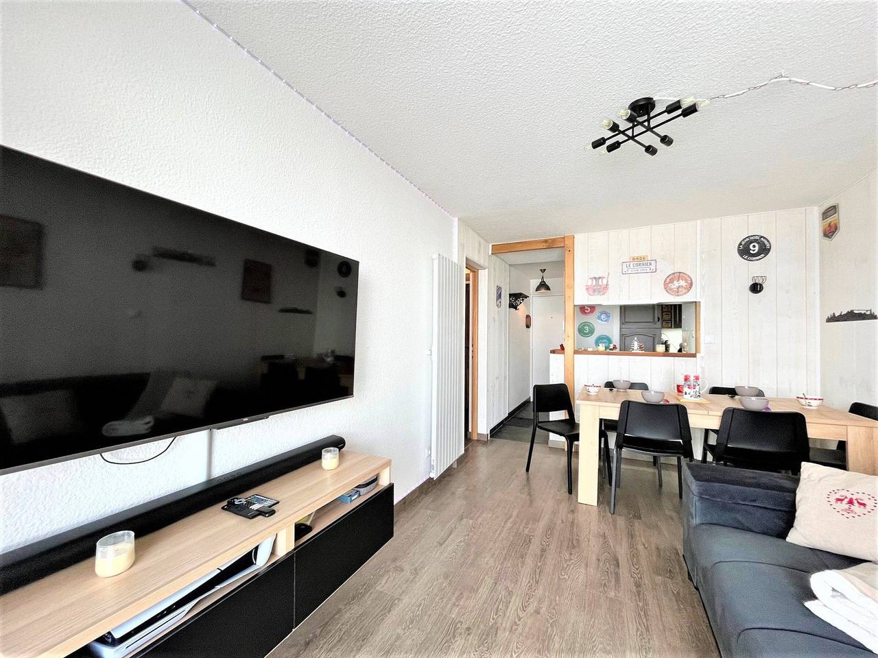 Appartement entier, Appartement rénové 7 pers · Pied des pistes · Piscine · Wi-Fi in Le Corbier, Villarembert