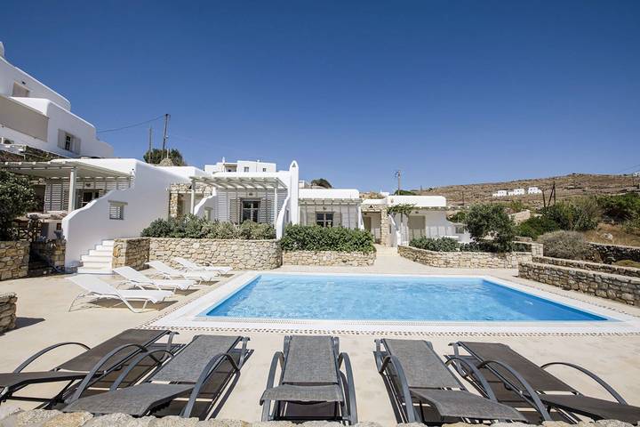 Vacation rental for 10 people, with Terrace and Pool in Mykonos