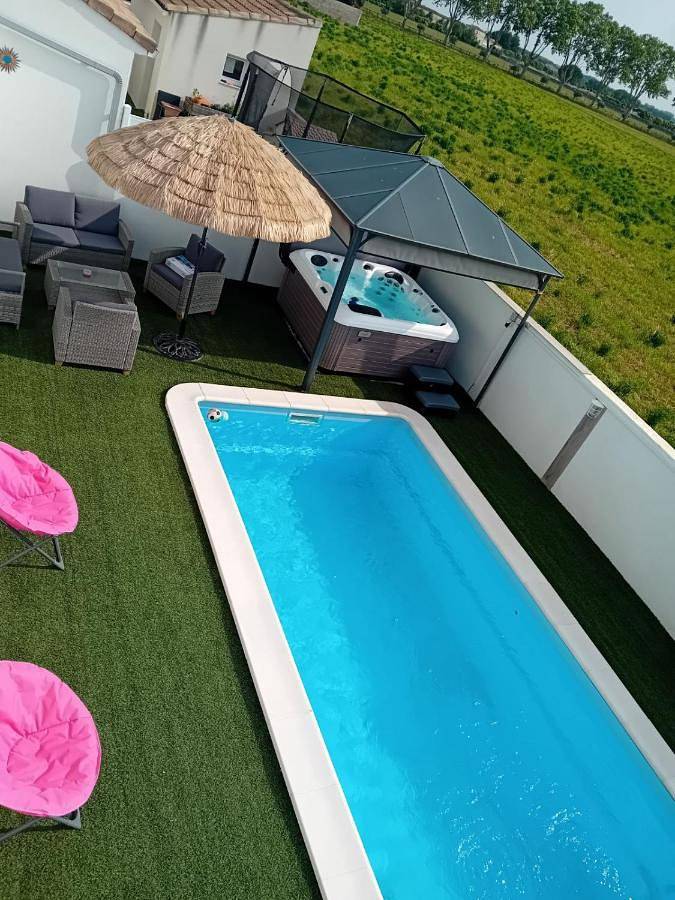 Chambre d’hôte pour 2 personnes, avec jacuzzi et piscine ainsi que terrasse et jardin dans le Gard - 2