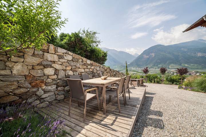 Ferienwohnung für 4 Personen, mit Balkon und Whirlpool sowie Garten in Südtirol