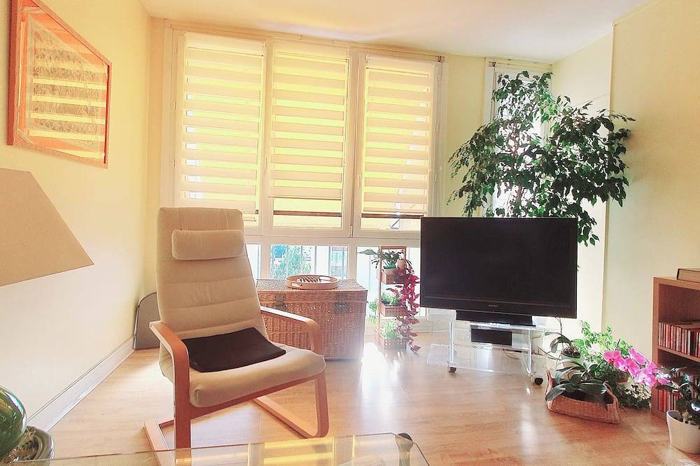 Entire apartment, Charmant Appartement. Chambre vue sur la Tour Eiffel, Paris in Meudon, Hauts-de-Seine